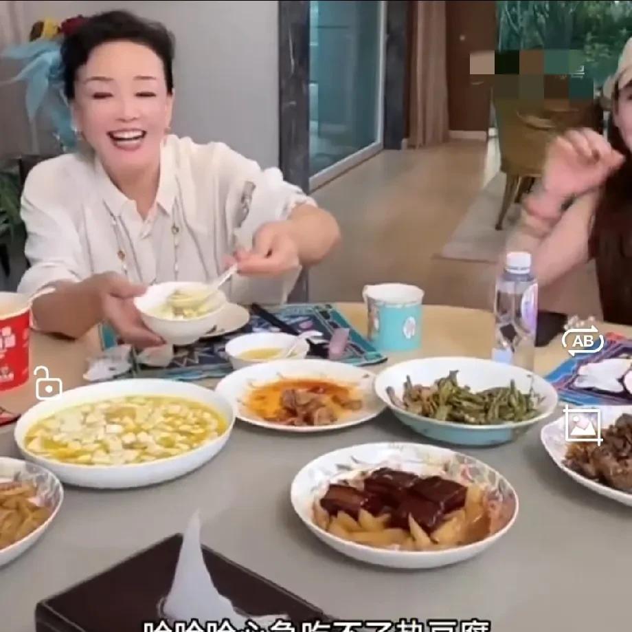 #万能生活指南#张兰一句心急吃不了热豆腐，既点醒了媳妇马筱梅又内涵了一些人，一