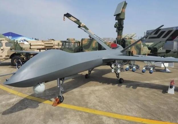 俄专家评价：中国很多武器性能超过美国，但都有一个共同缺点！中国造的新式武器越来越