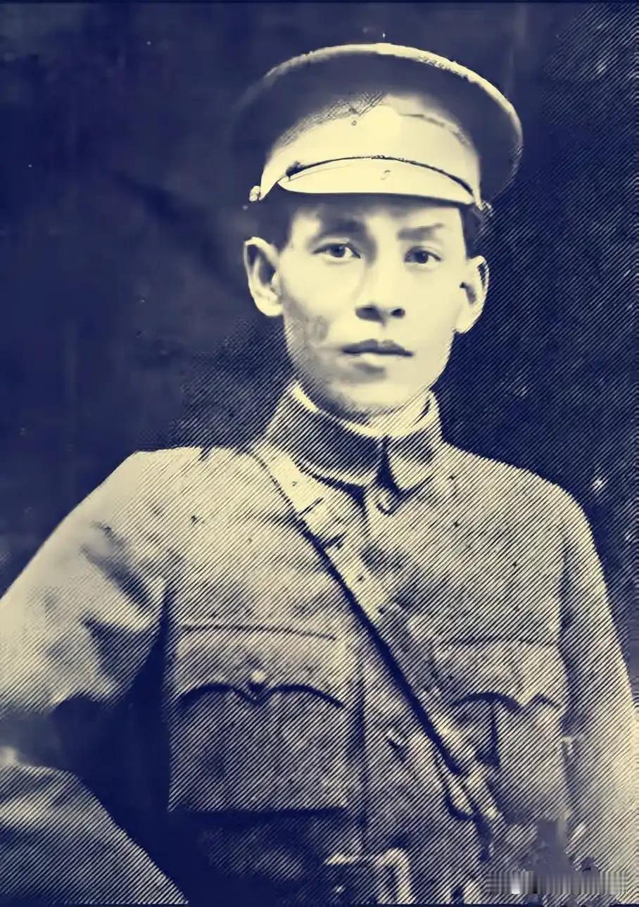 1948年杜月笙弯腰90度握蒋介石的手：不是恭敬，是青帮大佬的无奈1948