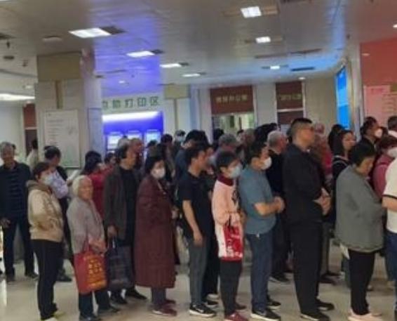 我们正在见证社保史上一场"绝版奇迹"！眼下拿高额退休金、满世界旅游的这代人，正过