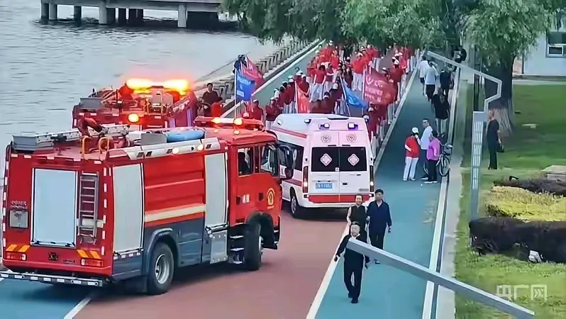 暴走团团长再次发言，声称网友给他泼脏水。​从他的发言中，又挖出了几个小细节。