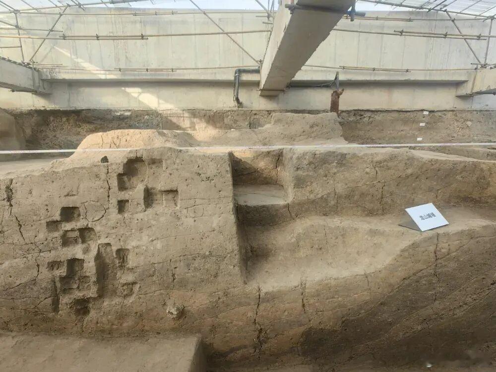 考古新发现济南建城史时光倒流四千多年！最近，在济南大明湖西南，考古工作者发现