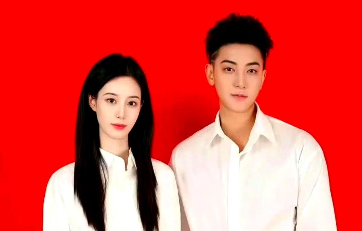 黄子韬和徐艺洋领证这事儿，过程比结果还有意思。据说领证当天，两人在家拍证件照