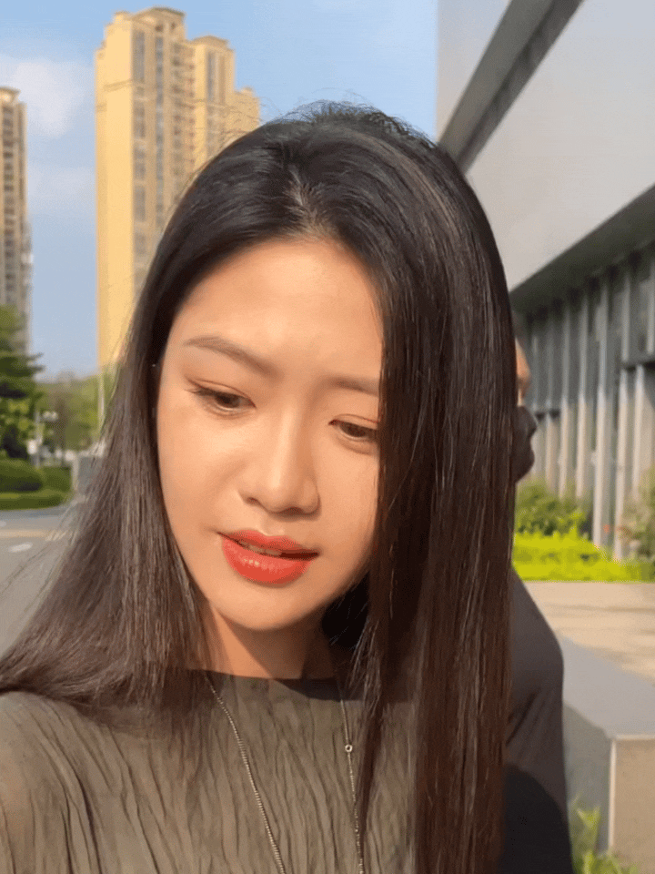 近距离感受向涵之的笑容，好看的咧！