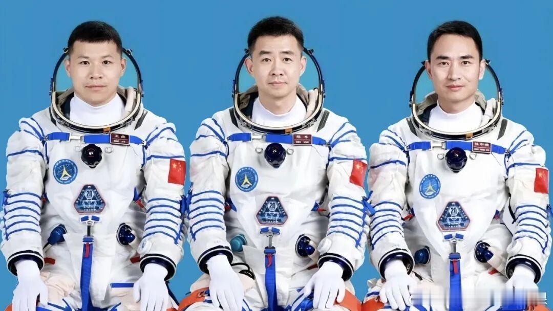 【神二十3名航天员还未返回，中国宣布：登月火箭即将开展验证飞行】神舟二十号3名航