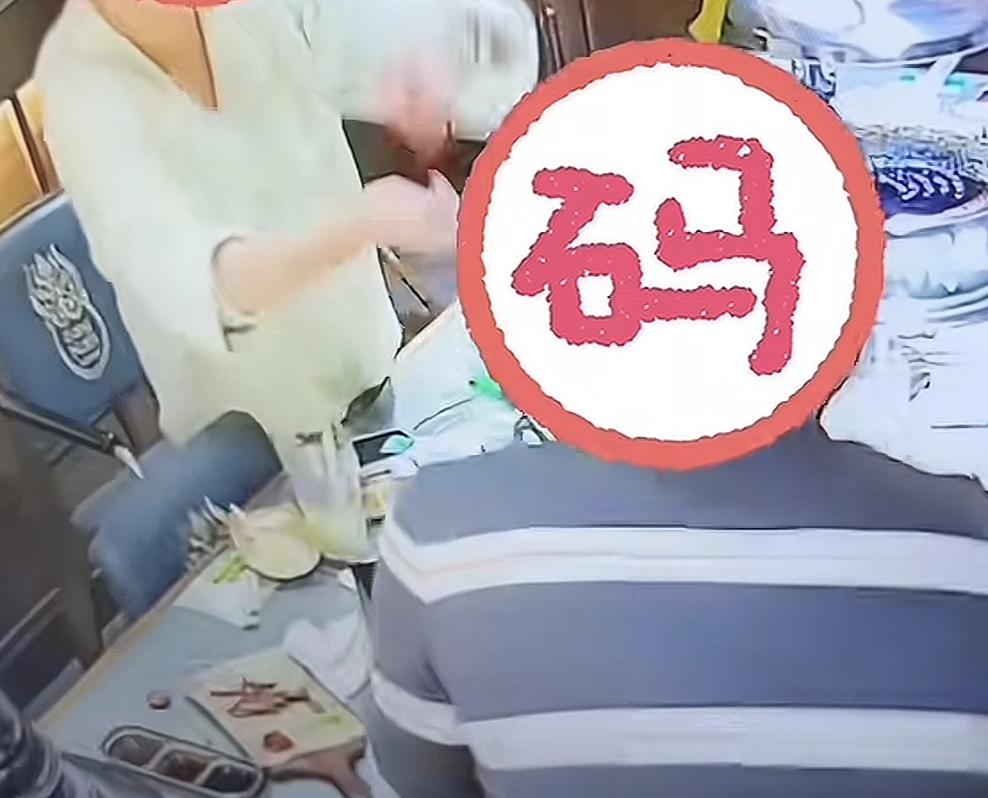 比重庆10人聚餐9人逃单1人拒付更没底线的事情上演了！新疆乌鲁木齐的一行9人，