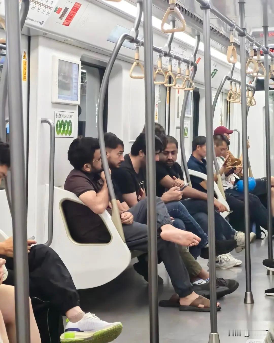 印度籍人员来华负面事件密集爆发，规则面前无特权，文明底线不容挑衅近年印度来华