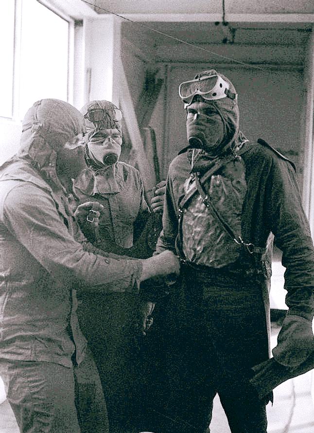 1986年4月27日，切尔诺贝利核电站地下室的积水已经漫过膝盖。维亚切斯拉夫