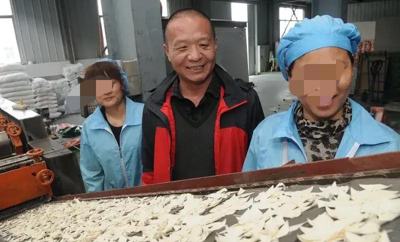 山东手搓飞机老板差评几乎为零，人好且有创造力，当地政府应该好好利用山东邹