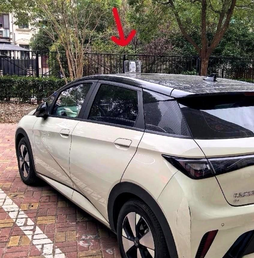 比亚迪自制车顶哨兵模式，24小时不间断，车友网购了一个摄像头，带有流量还不用外接