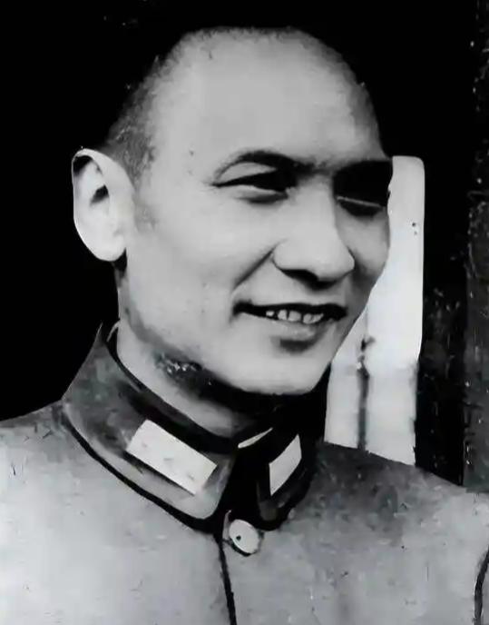 1950年云南解放后，一个人事安排颇受关注：和平起义的卢汉没有出任云南省人民政府