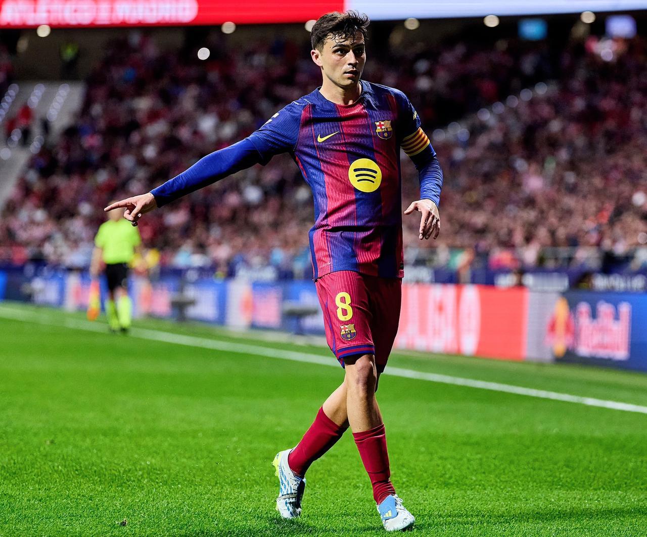 亚马尔：佩哥还得是你啊！都把对手踢服了，这客队球迷都给你热烈鼓掌啦？佩德里：客