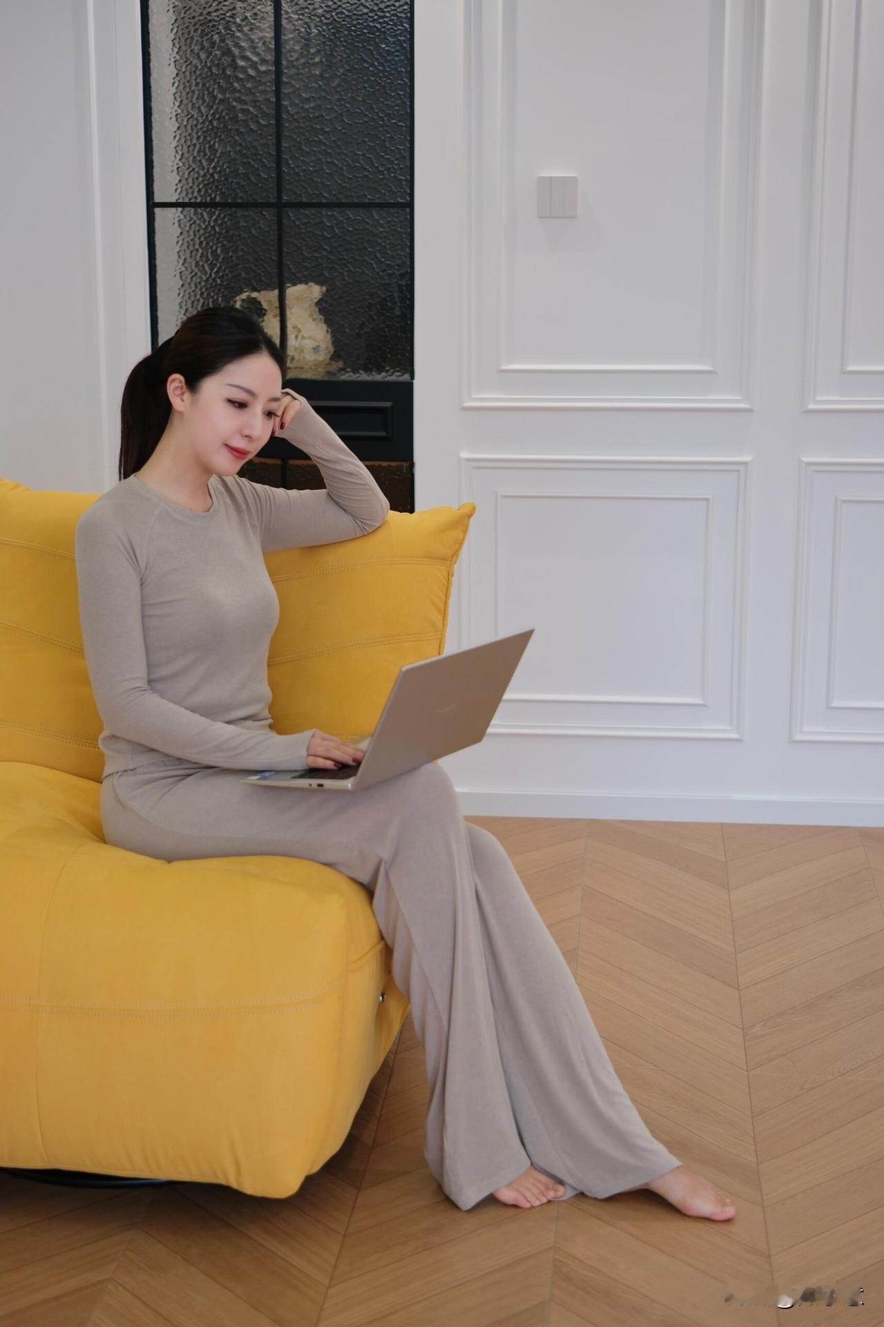 解锁新家N个拍照机位📷毛毛虫沙发到了居家生活拍起来居家舒适感居家拍照