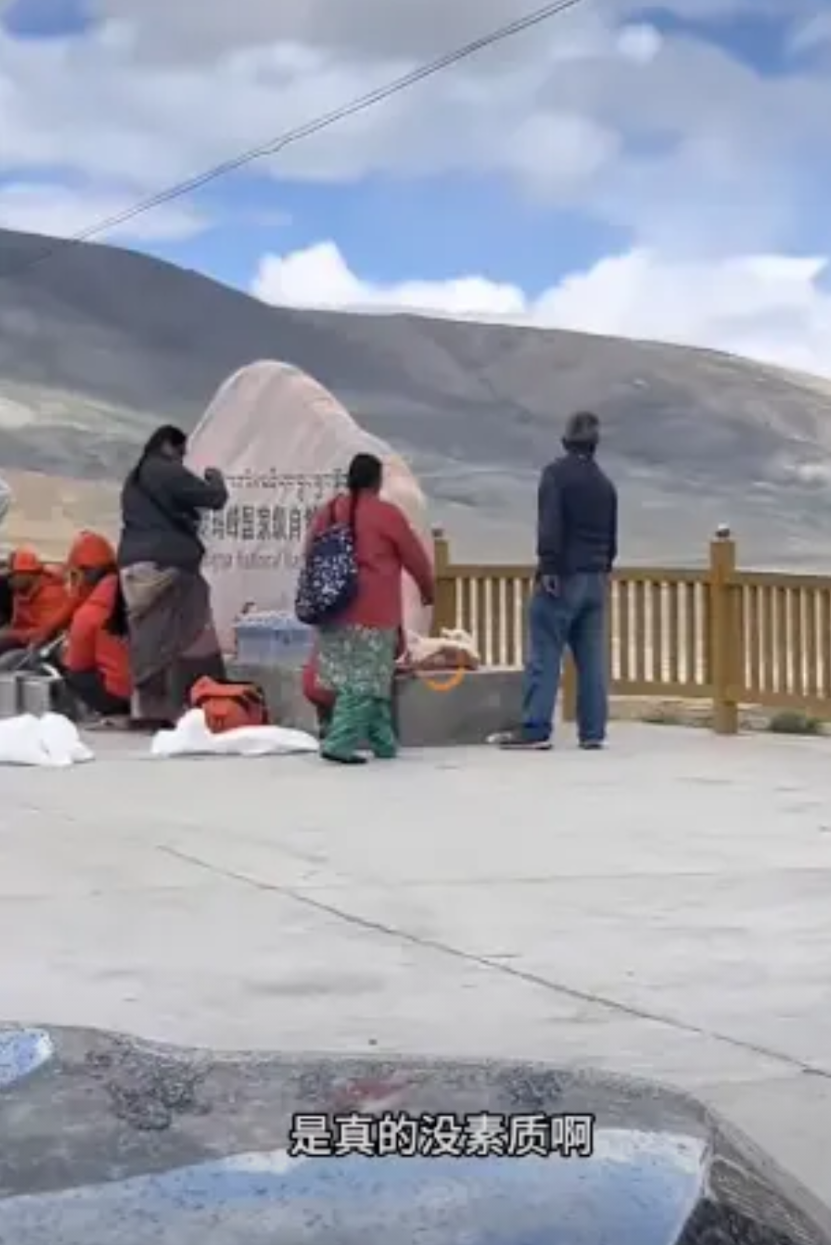 “西藏被印度人给占领了！”国内博主去西藏旅游，意外发现不少印度人来西藏找工作，他