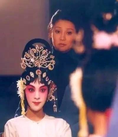 看了二十年前傅彪的《青衣》，再看窦骁的《主角》，才明白有些表演的差距，真不是靠设