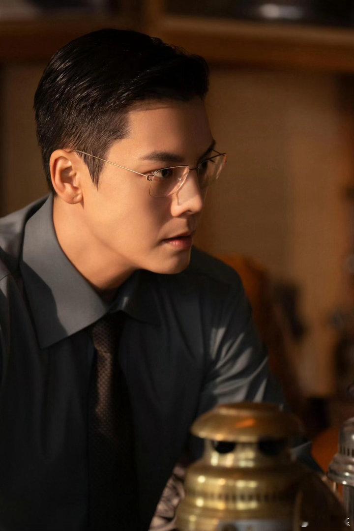 陈伟霆说40岁是人生第二个青春期陈伟霆的第二次青春期看他现在的采访跟以前真的不