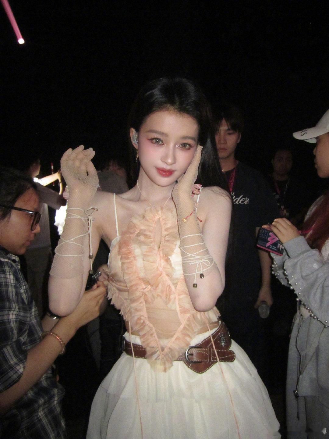 孙怡真诚很难不被孙怡打动世间万般人设，唯独孙怡这份不加伪装的真诚，让人反复心动