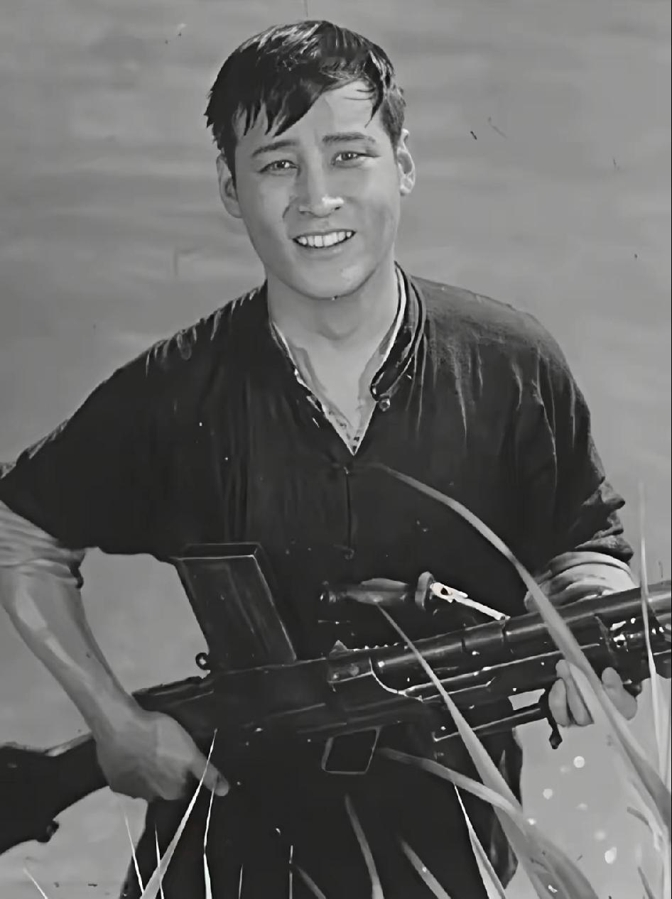 长得比王心刚还“正派”，结果演了一辈子“坏种”，这反差谁看了不迷糊？明明顶着一