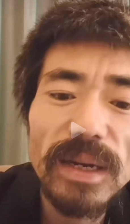 这小子又在网上招摇撞骗了。说实话，现在好多这种包装货。一看就不是有钱人，还在网