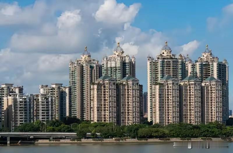 广州楼市筑底完成，进入横盘震荡新阶段经历过去年一轮价格踩踏的下行行情之后，