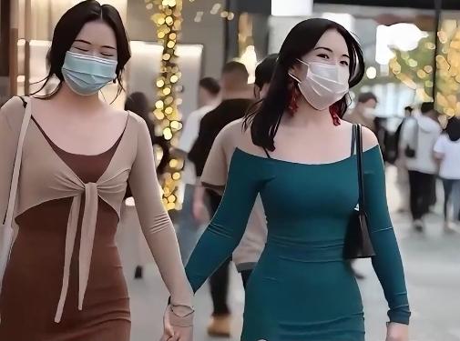 “一战”很快就结束了,短短四年就收兵,参战双方主要是同盟国与协约国;可“二战”持