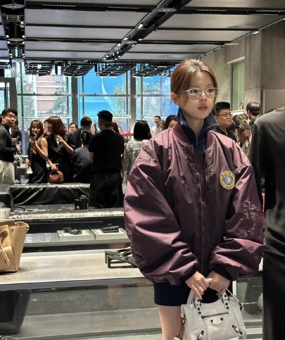 真人巨好看，脸也太小了吧