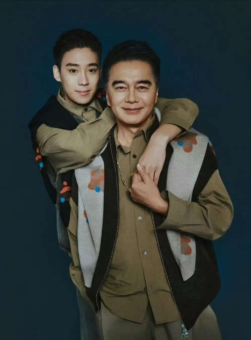 何晴的儿子，许何说：大家不要为我难过，很庆幸我很幸福。他告知大众，自己其