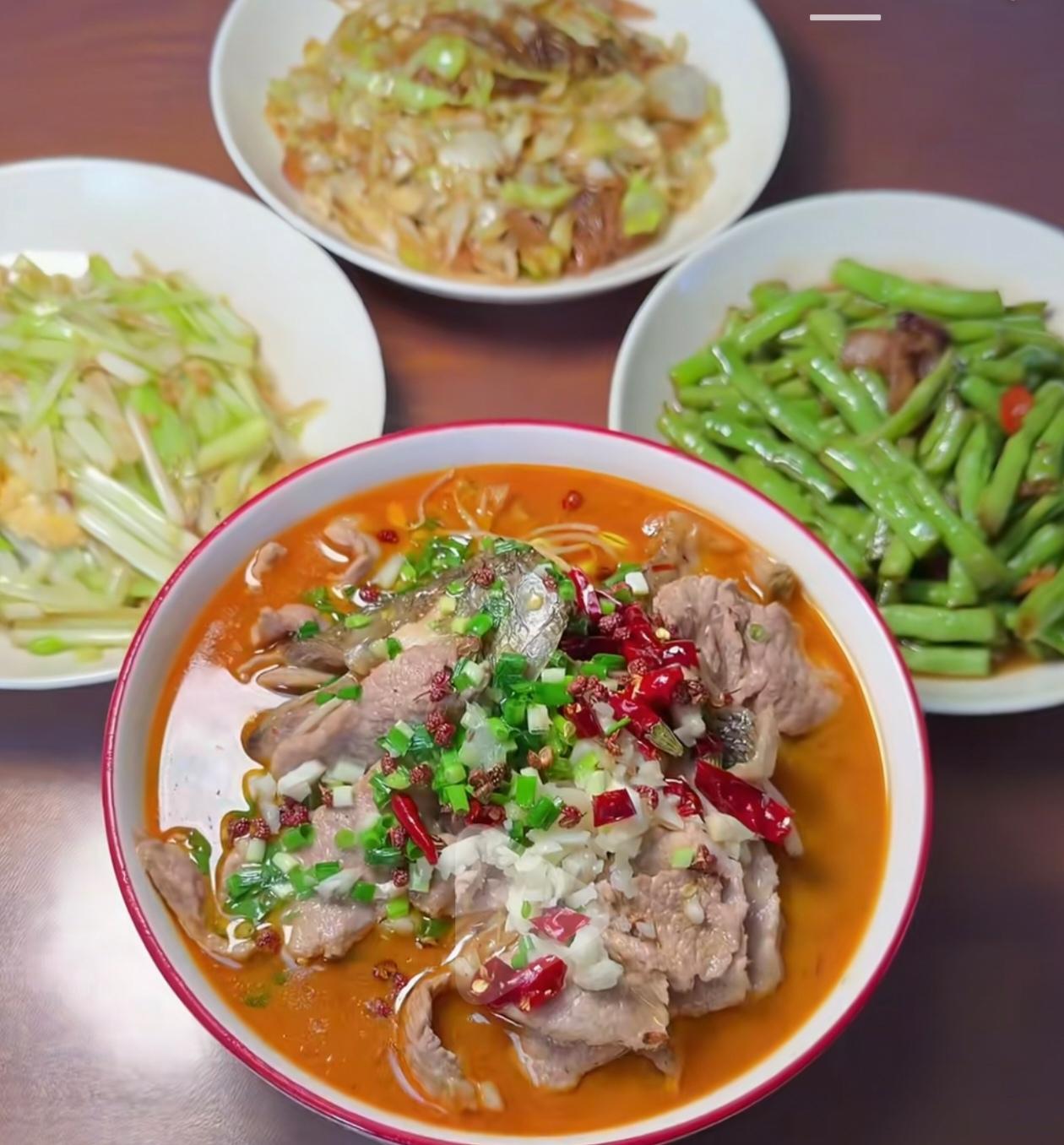 酷暑没胃口，清淡家常菜刚刚好。看我家简单家常小菜，荤素搭配，清爽干净，朴实却