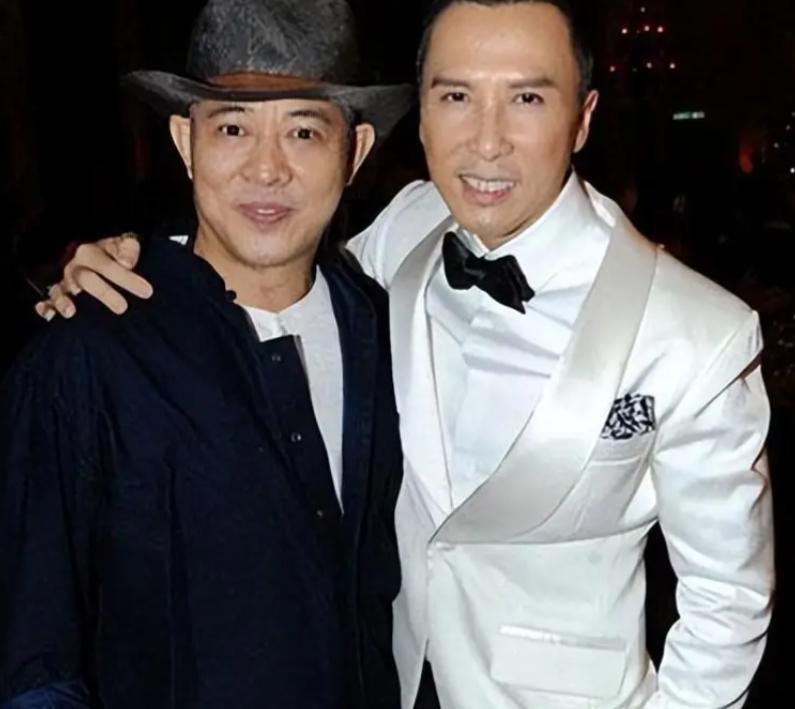 62岁的李连杰，用实际行动打破了所有谣言！这位功夫皇帝前段时间还分享了游泳的视频