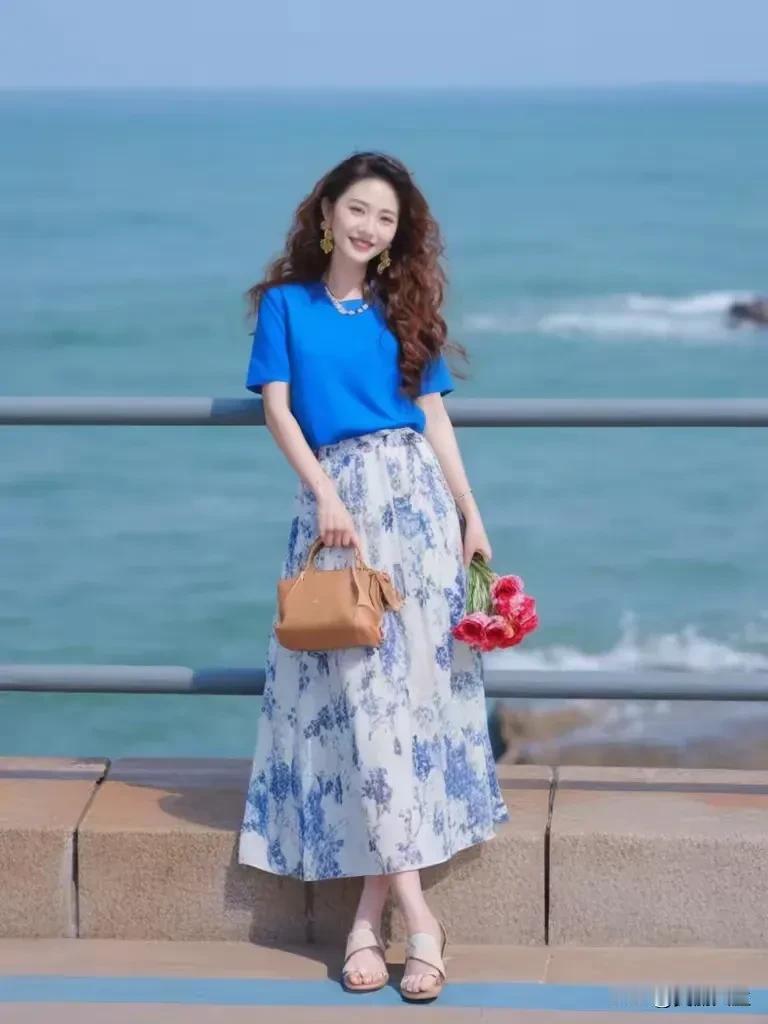 小桥流水间，藏着半部江南文化史。漫步在青石板铺就的仓桥直街，乌篷船从八字桥下缓缓