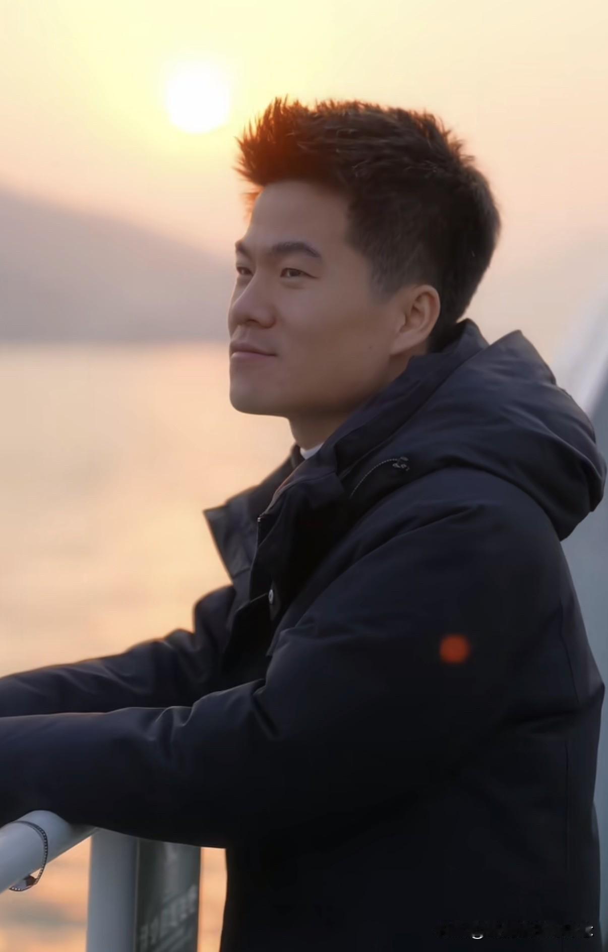 在现场亲眼见过董宇辉是什么感受？一位网友说：“后劲太大了！”屏幕前和现场真的