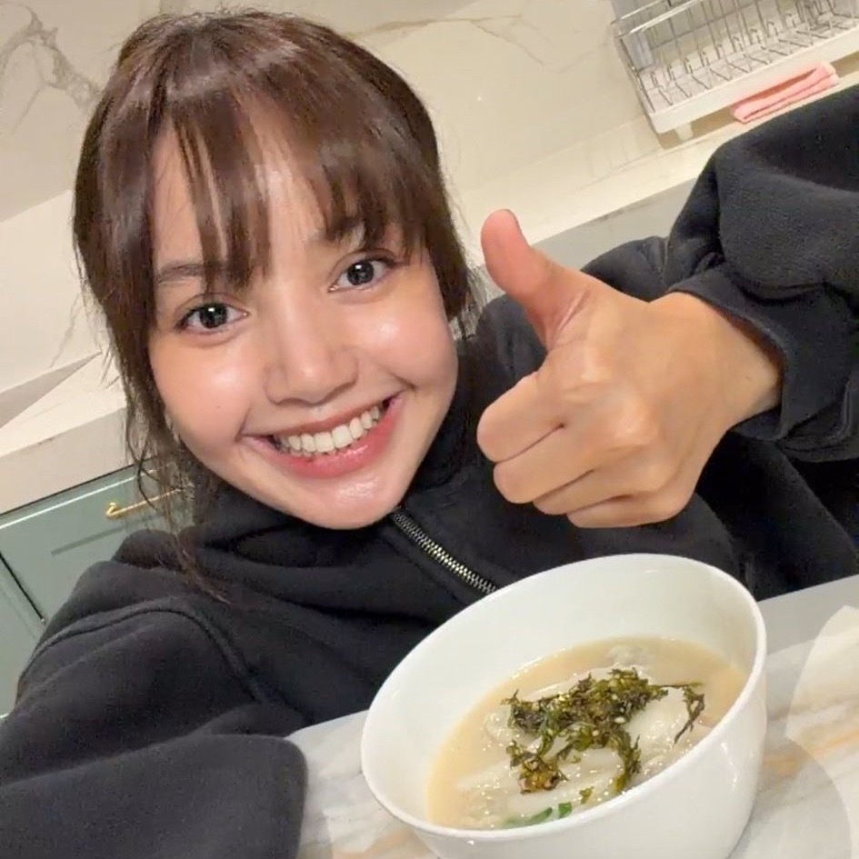 好想像Lisa一样轻轻一拍美死所有人