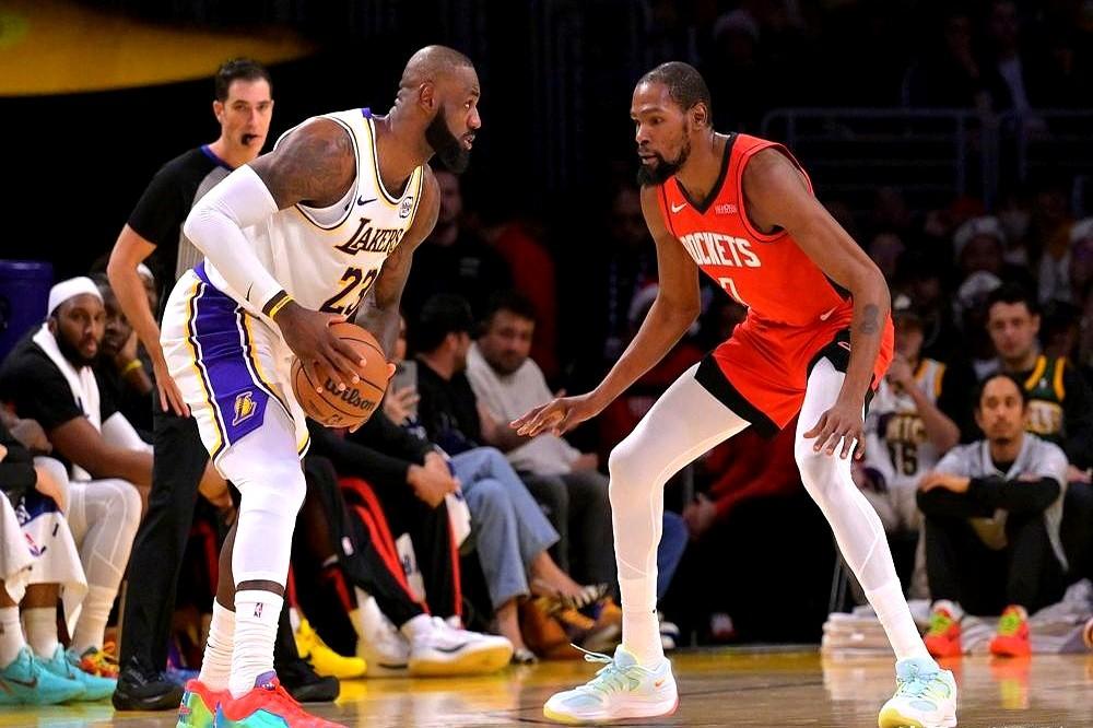 都说杜兰特得分是天赋？他右脚跟腱那道3厘米的伤疤，可不是天生的。2019年总