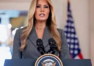 特朗普老婆的名字出现在了爱泼斯坦文件上，这下子特朗普大概率是躲不掉了，他的结局已