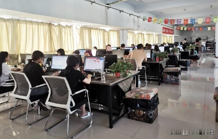 作为一个招聘面试上千人的底层hr大头兵，今天给大家说一下什么样的简历在hr眼里是