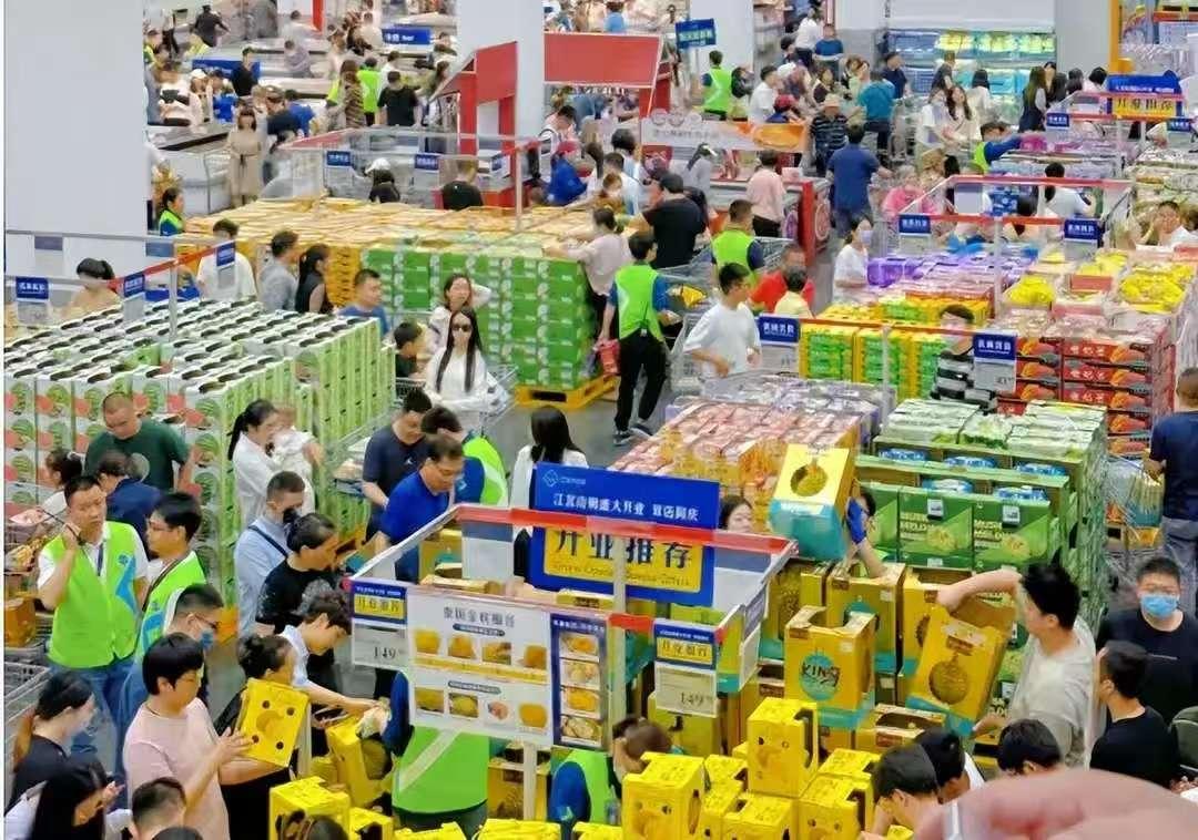 山姆收260元会员费，中产抢着交，到底图啥？上周末去山姆，进场就排了二十分钟队