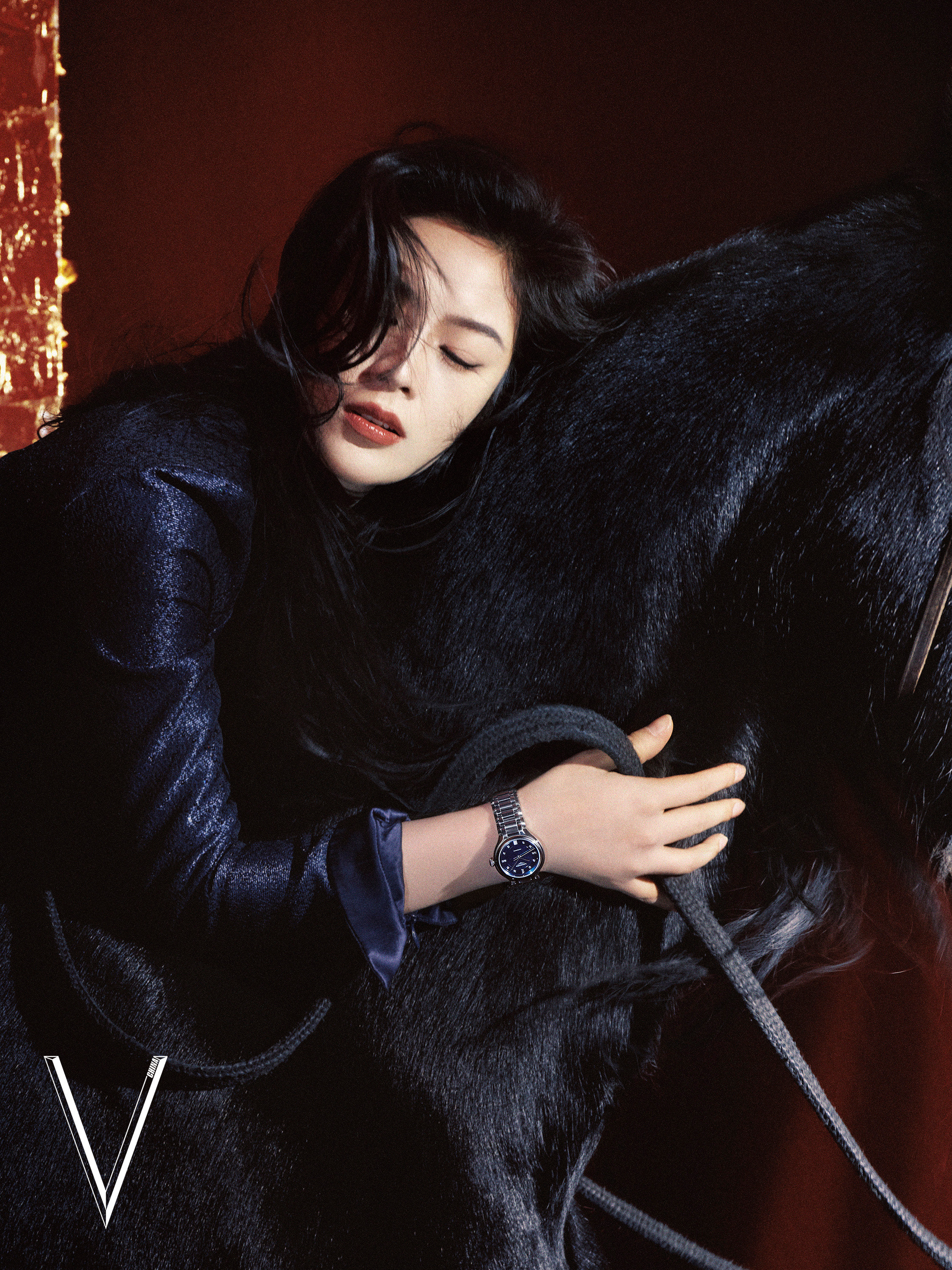 正式封面揭晓，陈丽君登上V中文版二月新刊！BURBERRY&LONG