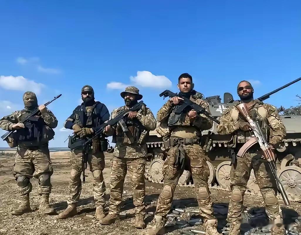 基辅彻底不装了！乌克兰军方最近下了一道命令，在全世界引起不小动静。他们明