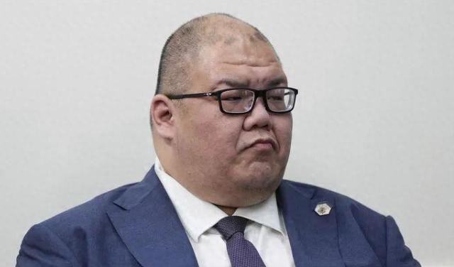 白宫新闻秘书要换人了？热门人选竟是个华裔“相扑手”据美国《纽约邮报》网站8月1