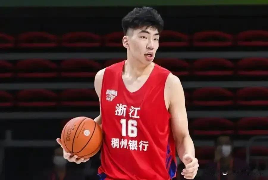 险被解雇？余嘉豪参加全运会半决赛惹麻烦拒绝浙江男篮挽留连夜返回西班牙昨天下