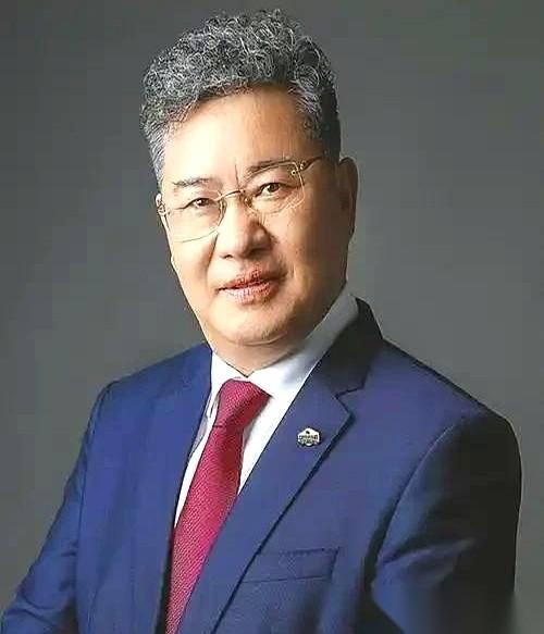 翻开绿地创始人张玉良的履历，有意思的事来了。他人生最重要的一个决定，不是在哪个