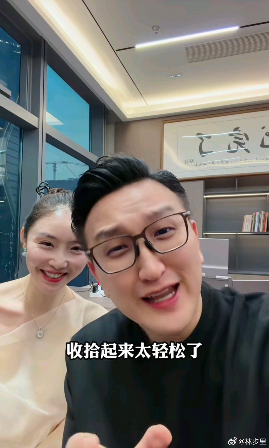 陈露霍尊和解多次未果和解啥？陈某属于那种恐怖情人。笑着和网红出镜，威胁霍尊收拾他