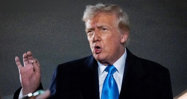 一句话点燃法美危机！特朗普午餐会“嘴欠”，调侃马克龙夫人引爆外交风暴，谁在背后