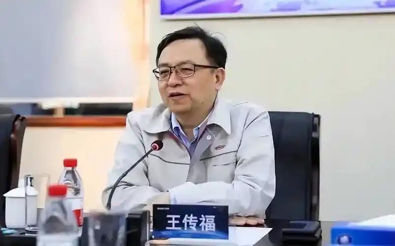 估计很多人都没想到，身家千亿的比亚迪创始人王传福，如今依然坚持每周雷打不动做一件