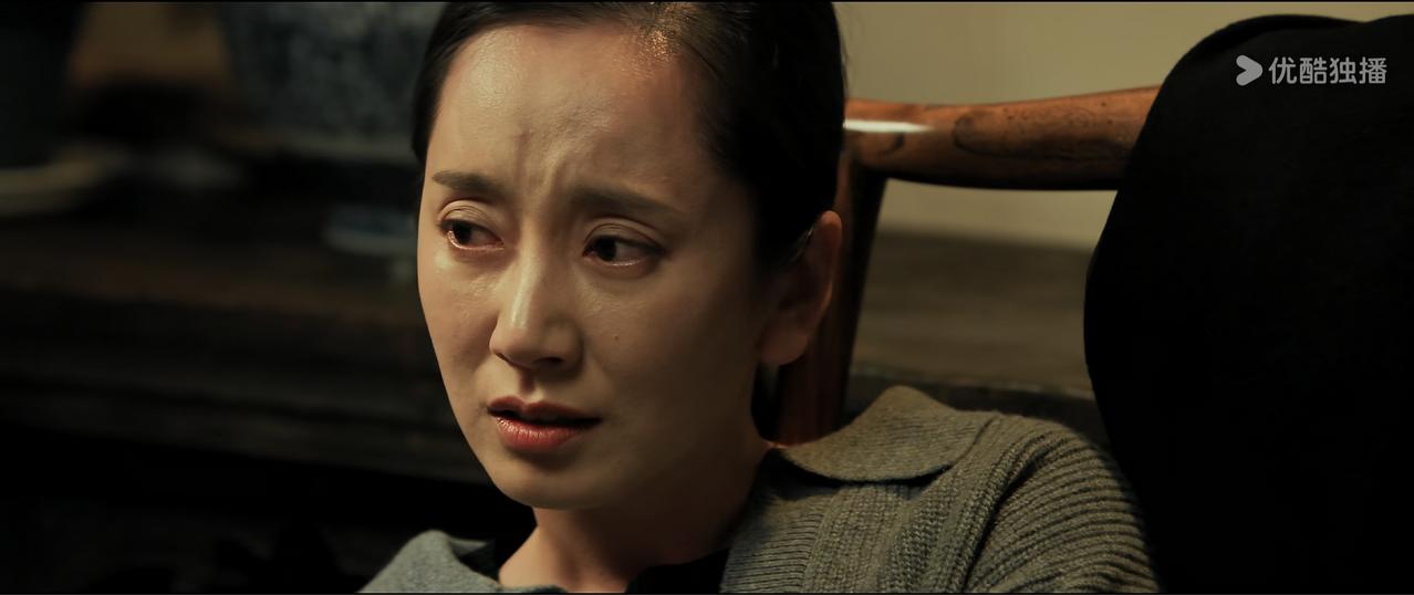 《以法之名》中最绝望的一个人就是刑辩律师张文靖吧。明明她是来辩护的，却莫名其