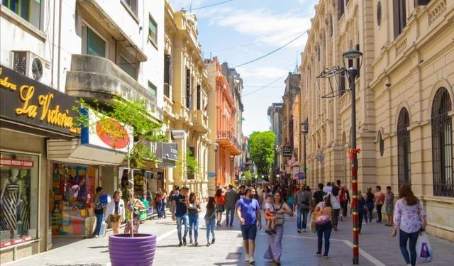 其实阿根廷什么也不缺，就是缺人，谁敢想，这个国土面积相当于新疆+西藏，人口才只有