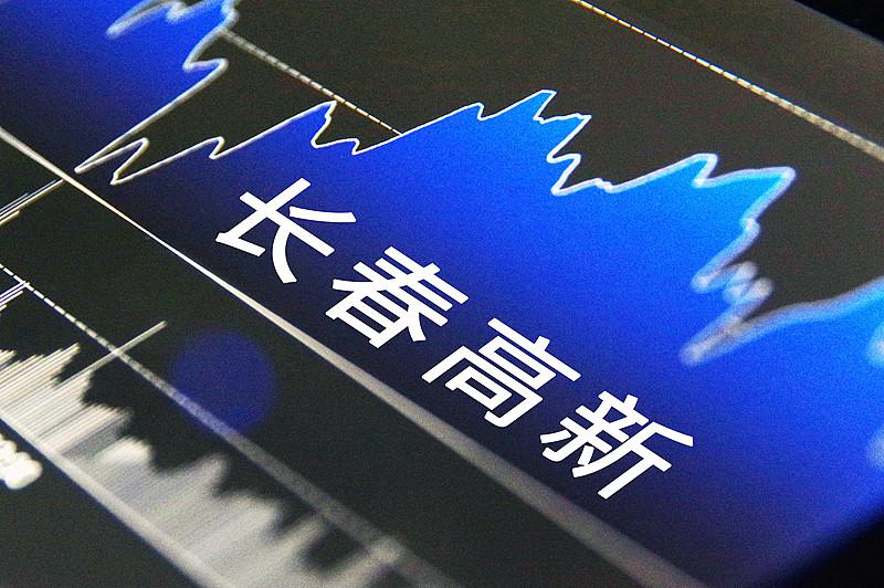 “只要不卖，就不算亏”——这话谁编的？站出来，保证不打死他。讲个真事儿。一朋