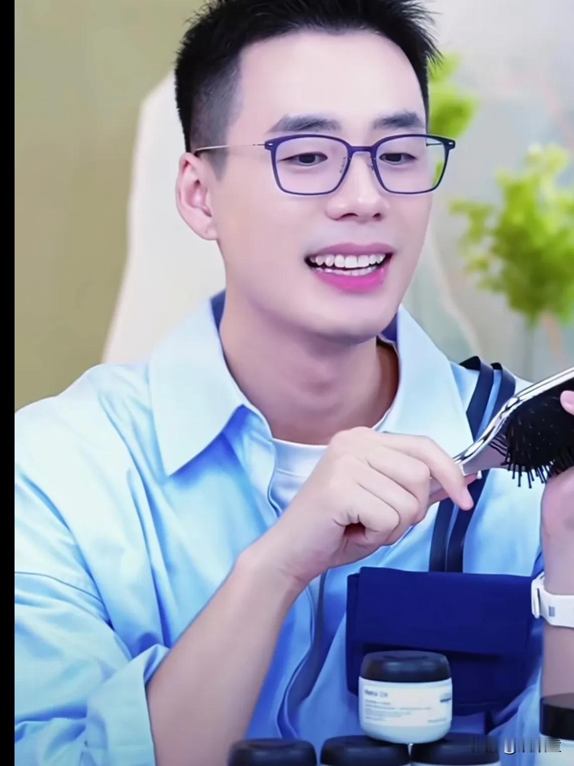 离职看人品，俞敏洪还是不错的！顿顿透露，他离职的时候，俞敏洪问到:顿顿，你出去