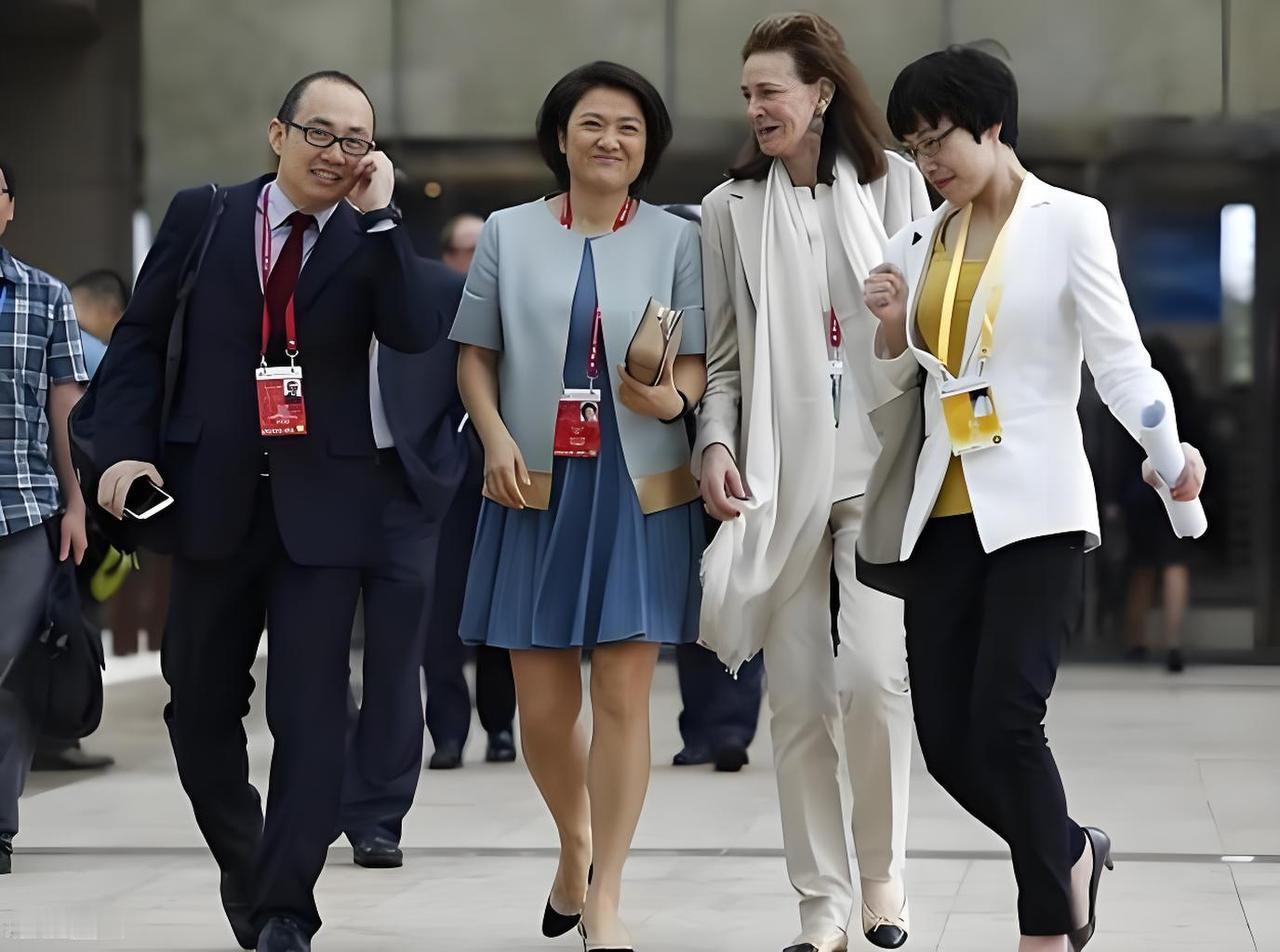 我发现，潘石屹在美国确实有好几个项目都亏了。整理如下：1.曼哈顿豪宅。13年用2