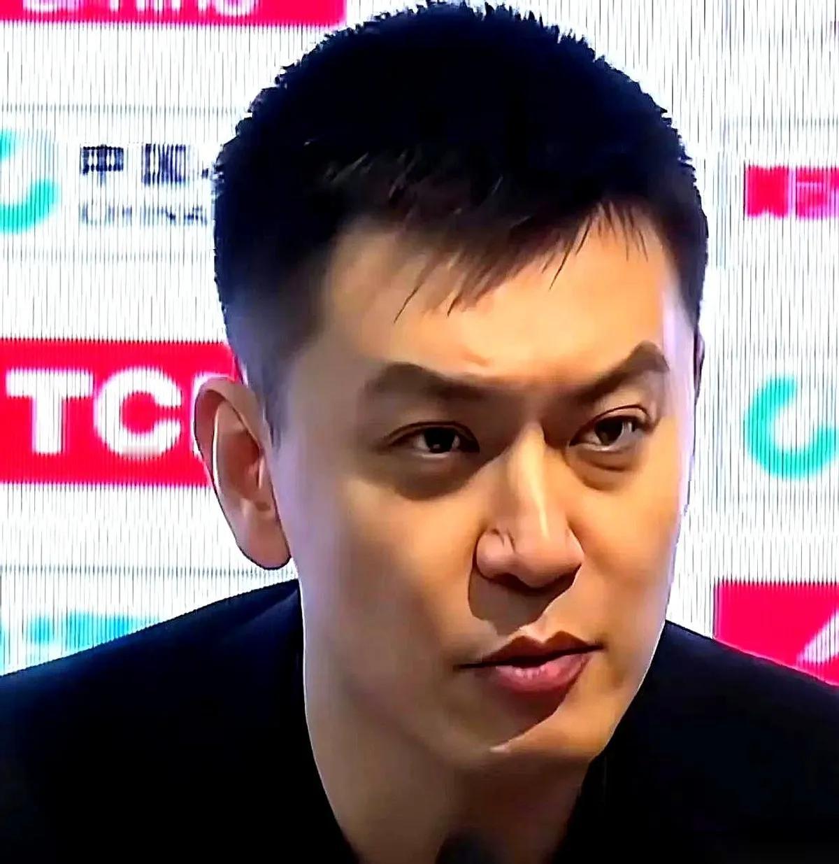 杨鸣把话挑明了，直接摊牌。今晚这场球，辽宁队不为别的，就是冲着把徐杰一个人，摁